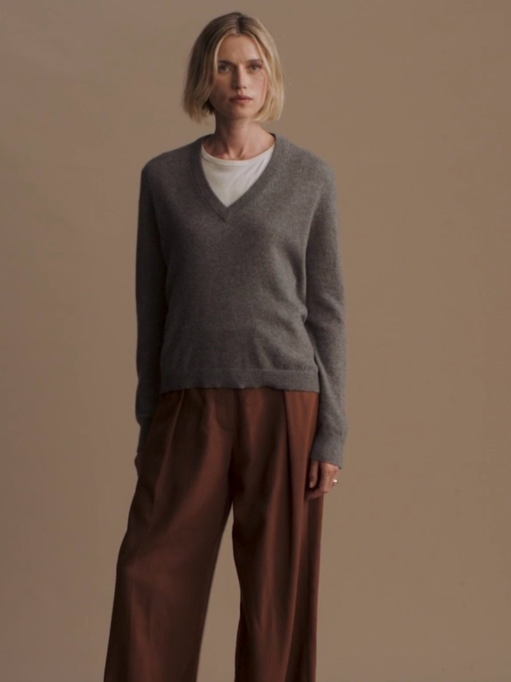 Jenni Kayne 100% Cashmere Flynn Gray V Neck Sweater